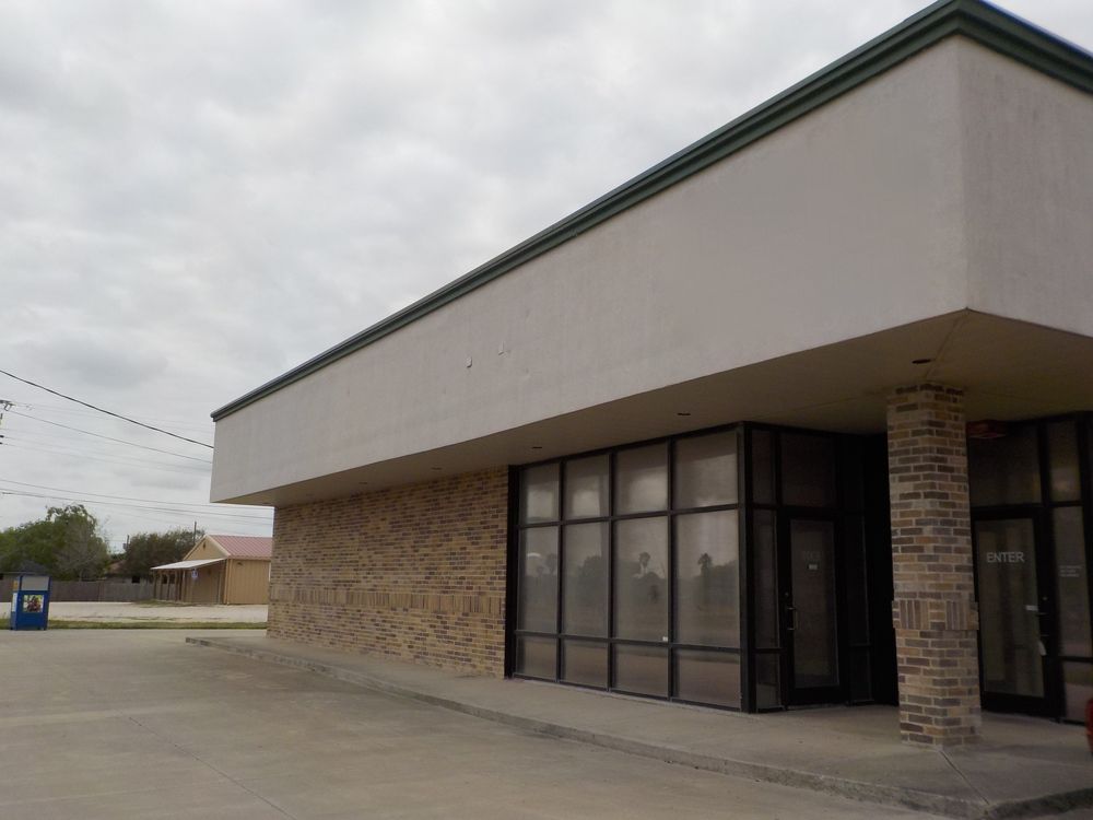 994 E Hidalgo Ave, Raymondville, TX 78580